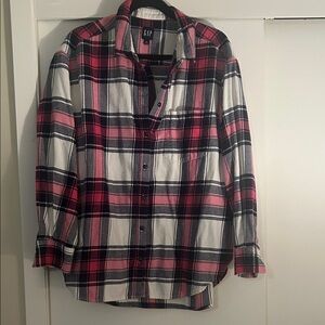 GAP women’s  Pink and Black Plaid Shirt